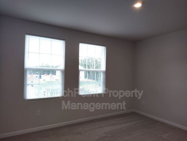 Building Photo - 6619 Addax Wy