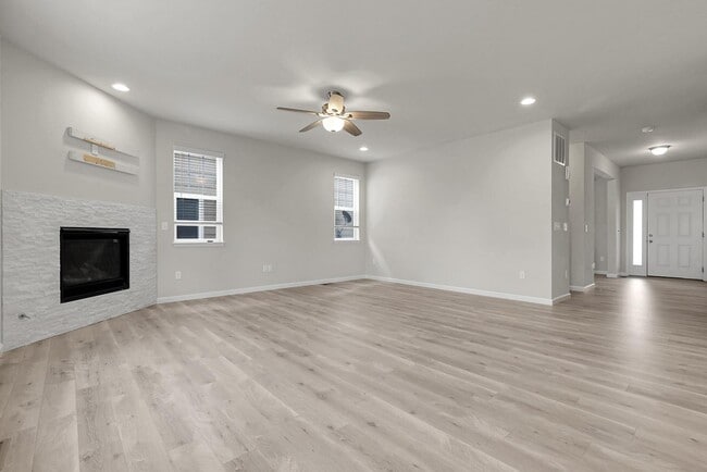 Building Photo - 23895 E Rocky Top Pl