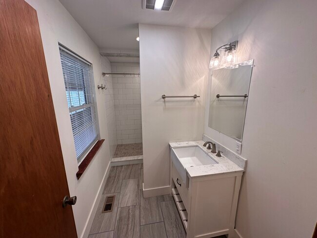 Building Photo - 8226 TN-58