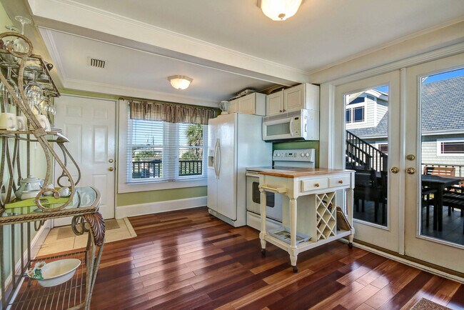 Building Photo - 623 Ocean Ave