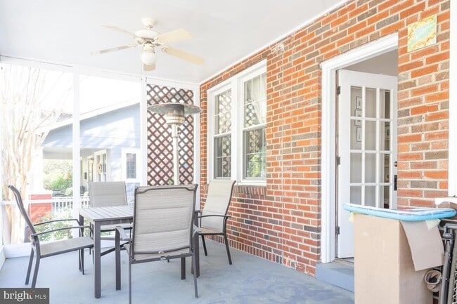 Building Photo - 3000 N Pershing Dr
