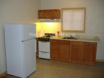 Kitchenette - 554 E Benwood St