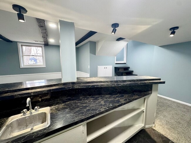 Building Photo - Remodeled 3 bed, 2 bath Millard home