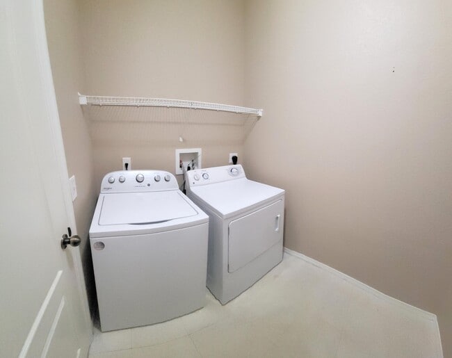 Building Photo - 401 Belmont Pl