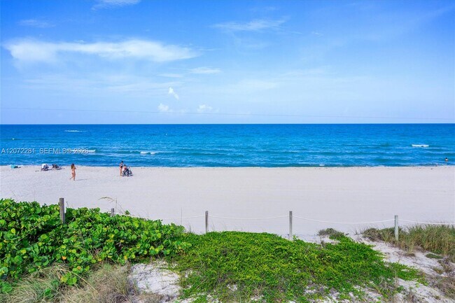 Building Photo - 5001 Collins Ave