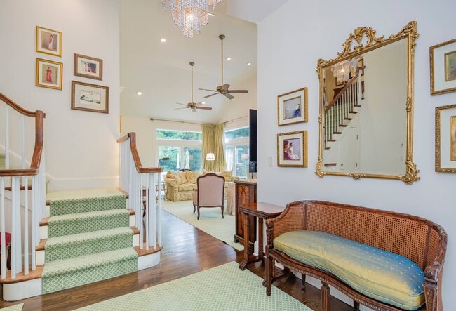 Building Photo - 6 Tall Tree Ct