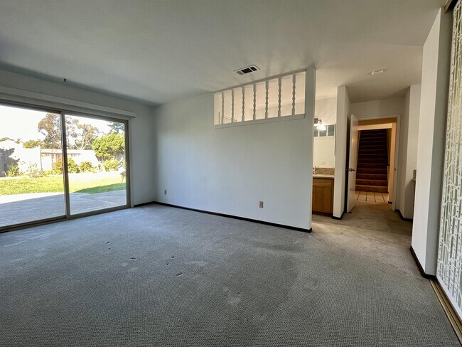 Building Photo - 3105 Blenkarne Dr