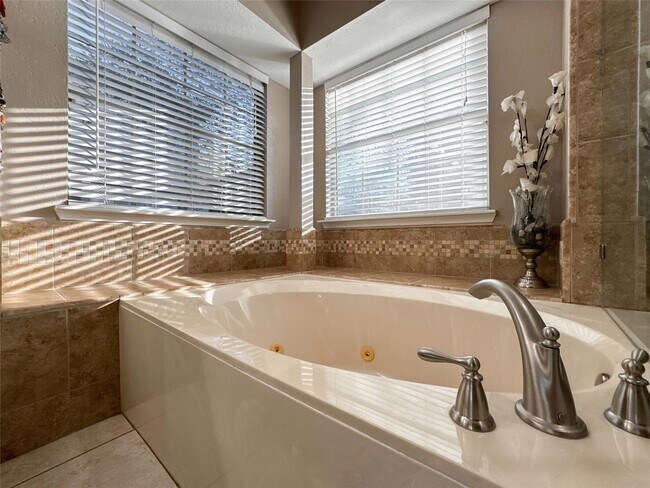 Building Photo - 1804 San Jose St