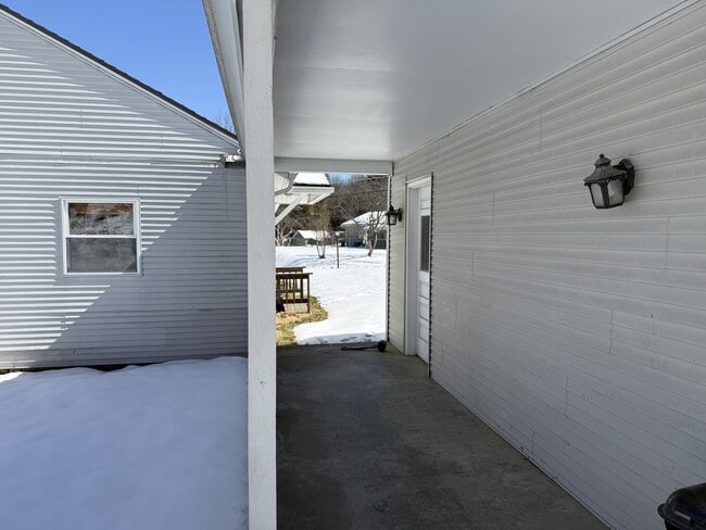 Building Photo - 43 Pleasant View St