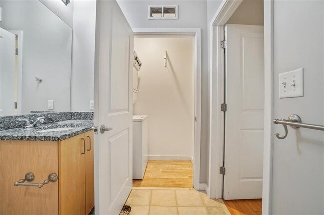 Building Photo - 943 Peachtree St NE