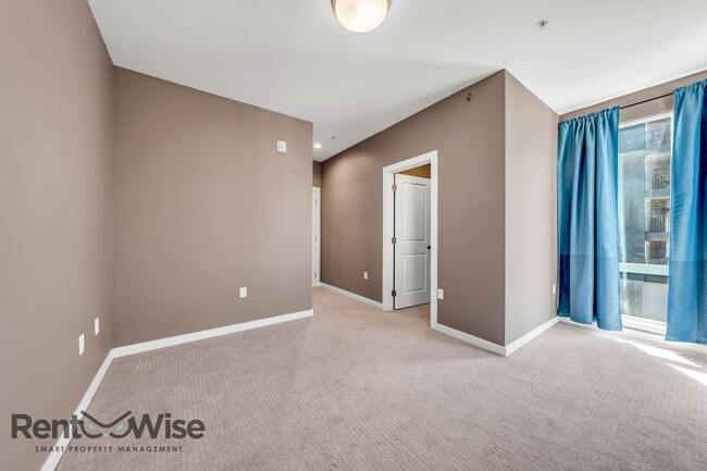 Building Photo - 298 Friedell St