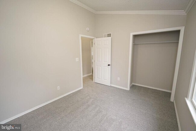 Building Photo - 28975 Aleine Ave