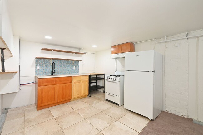 Building Photo - 5516 20th Ave NE