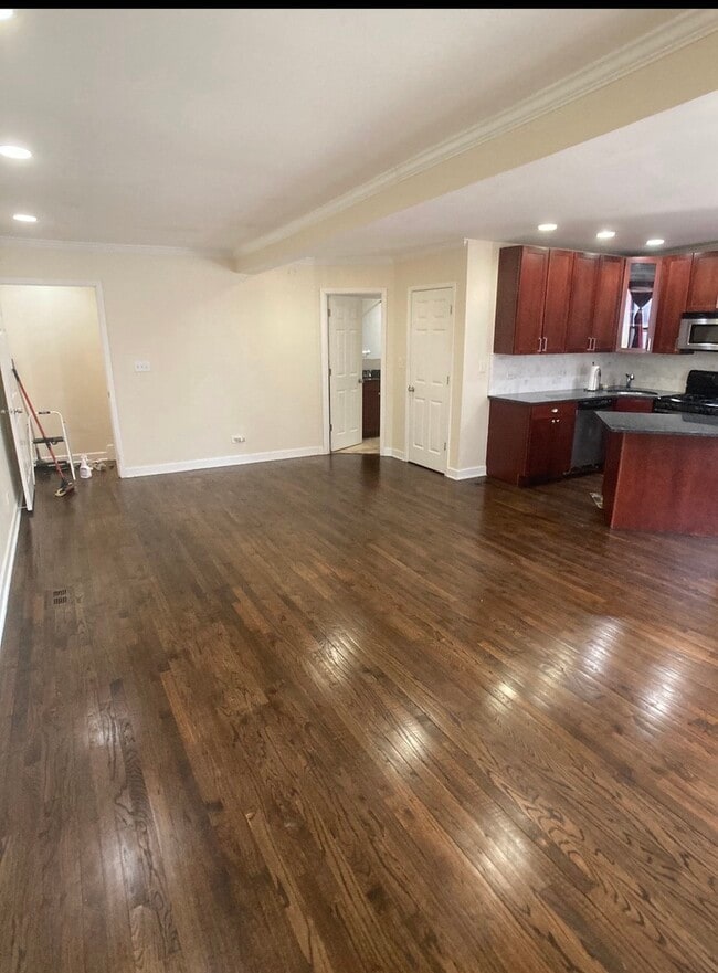 Building Photo - 1119 W Grand Ave