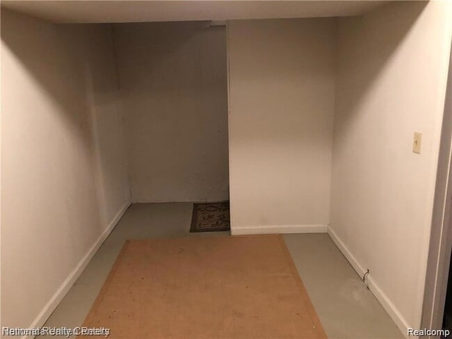 Building Photo - 43449 Arbor Way W