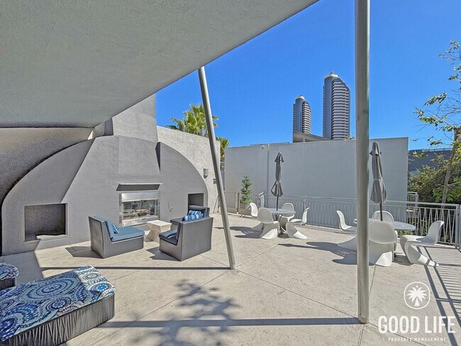 Building Photo - Sleek 1B/1BA Condo in the Heart of Marina District with A/C, In-Unit W/D & Reserved Parking!