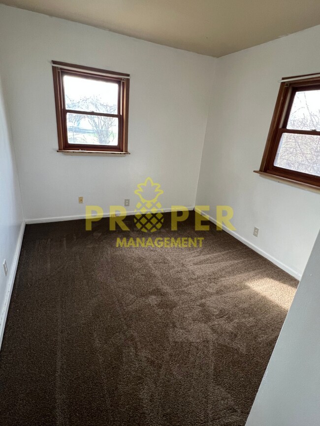 Building Photo - 1065 Walton Ave
