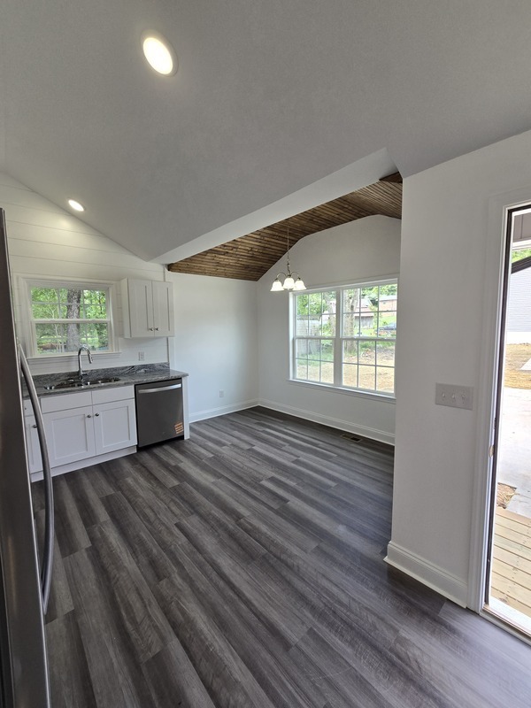 Building Photo - 188 Silas Wy