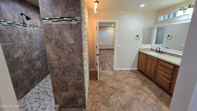 Building Photo - 9658 W Pinnacle Vista Dr