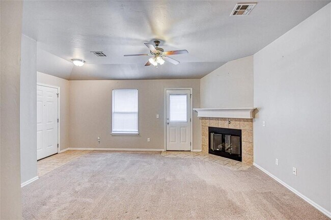 Building Photo - 4801 SE 77th St