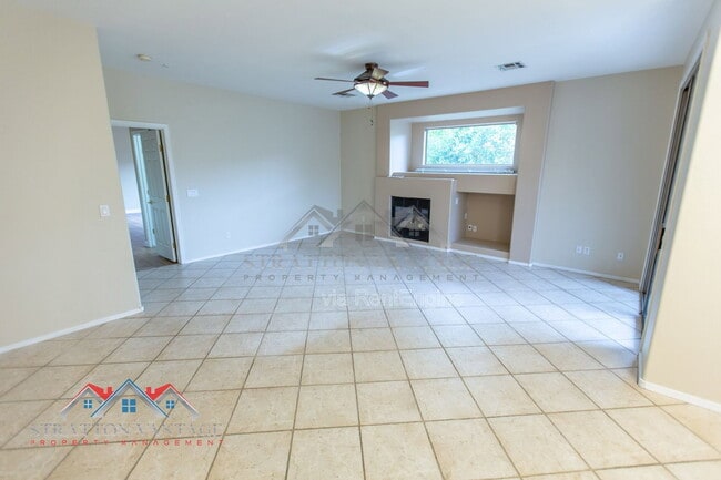 Building Photo - 2058 S Longwood