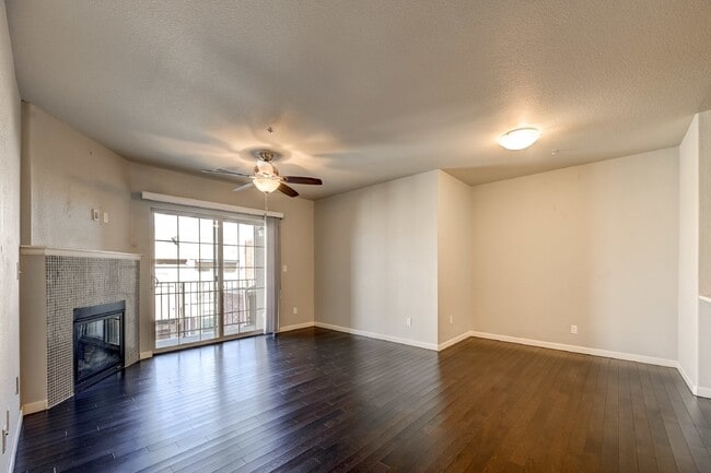 Building Photo - $1,800 - Updated One Bedroom Unit with Bon...