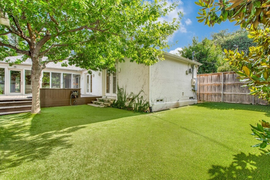 Backyard - 4641 Belclaire Ave