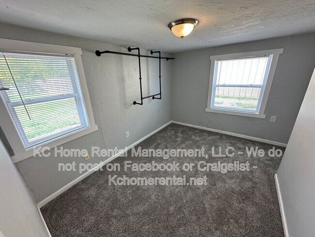 Building Photo - 316 W Elm St