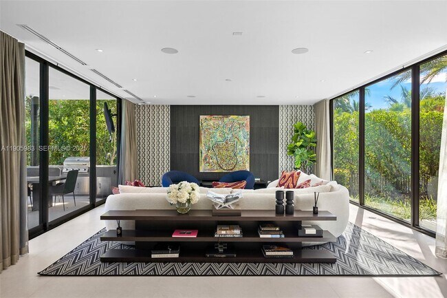 Building Photo - 4585 Nautilus Dr