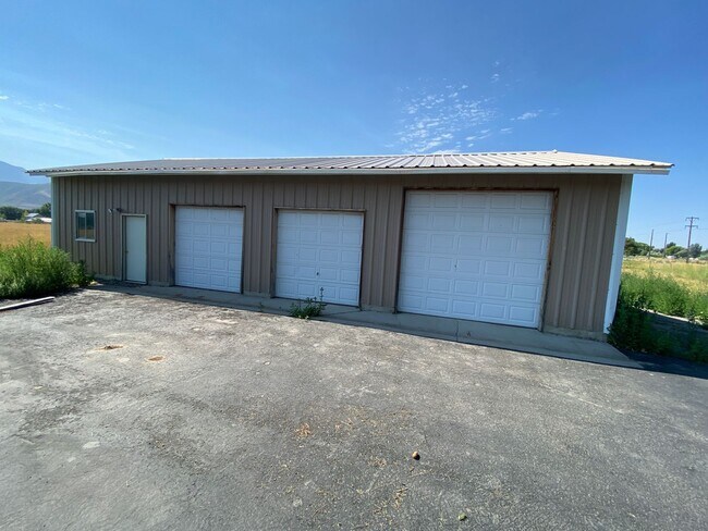 Building Photo - 1235 S 1950 W
