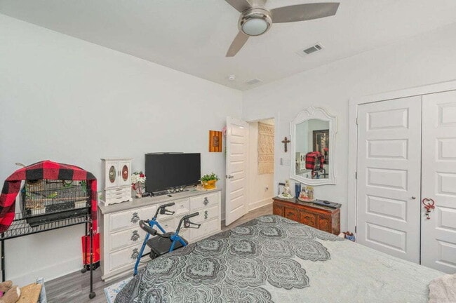 Building Photo - RENTAL 3/2 split floor plan move in ready!