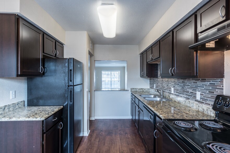 Castlewood Apartments 7000 Westview Rd Houston TX 77055 Apartment Finder