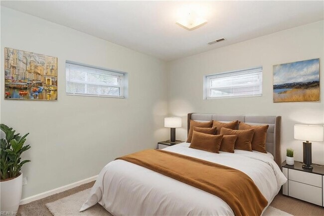 Building Photo - 1443 W 40th St