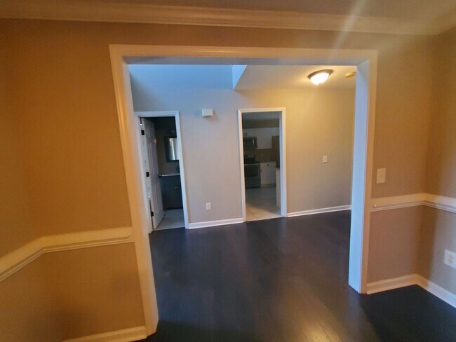 Building Photo - 21 Candler Ct