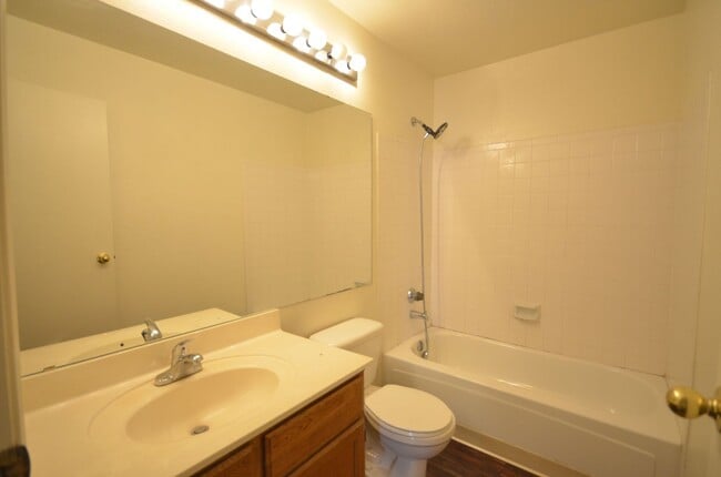 Building Photo - BEAUTIFUL, SPACIOUS 2 BED AND 2 BATH HOME IN CHANDLER