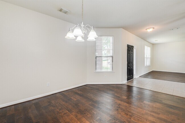 Building Photo - 21515 Pointed Oak Ln