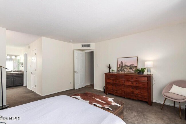Building Photo - 4825 E Andora Dr