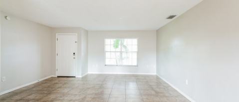 Building Photo - 634 Hemlock Ln
