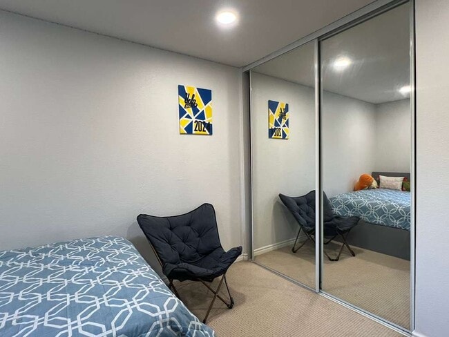 Building Photo - 7551 Maywood Dr