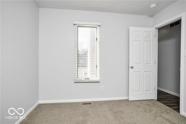 Building Photo - 802 Westridge N Dr