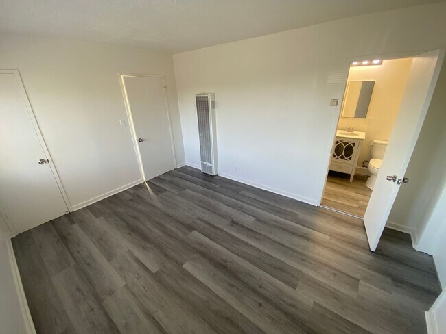 Building Photo - Brand New Spacious Oakland Hills home