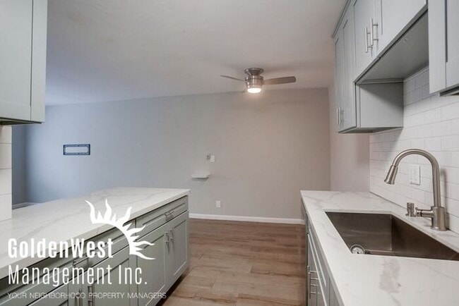 Building Photo - Upgraded 1Bdm 1Ba Condo in Beautiful Del Mar
