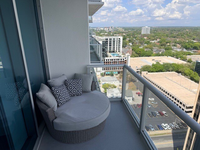 Building Photo - 150 E Robinson St