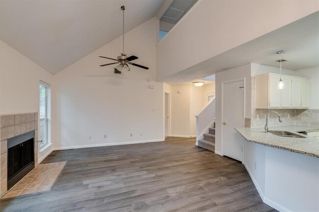 Building Photo - 13030 Staton Dr