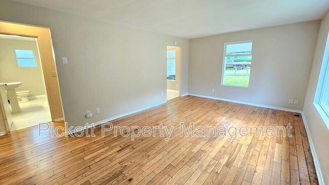 Building Photo - 2514 Spring St