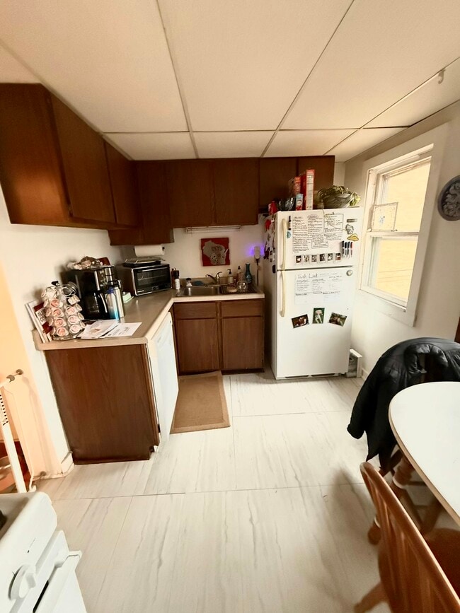 Building Photo - 517 W Doty St