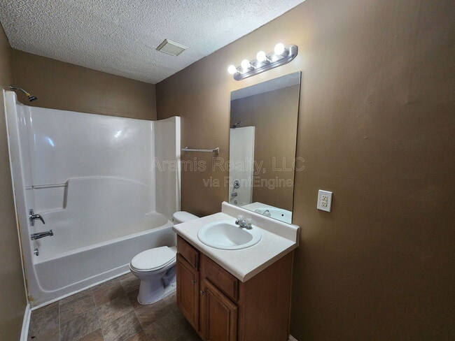 Building Photo - 3081 Dogwood Ave