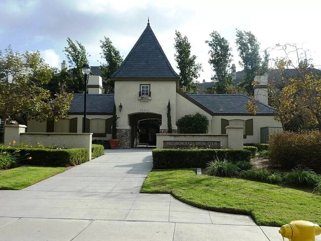 Building Photo - 1875 Baudouin Pl