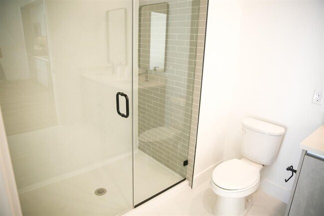 Building Photo - 4315 S Congress Ave