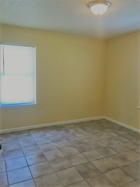 Building Photo - 742 Leopard Ct